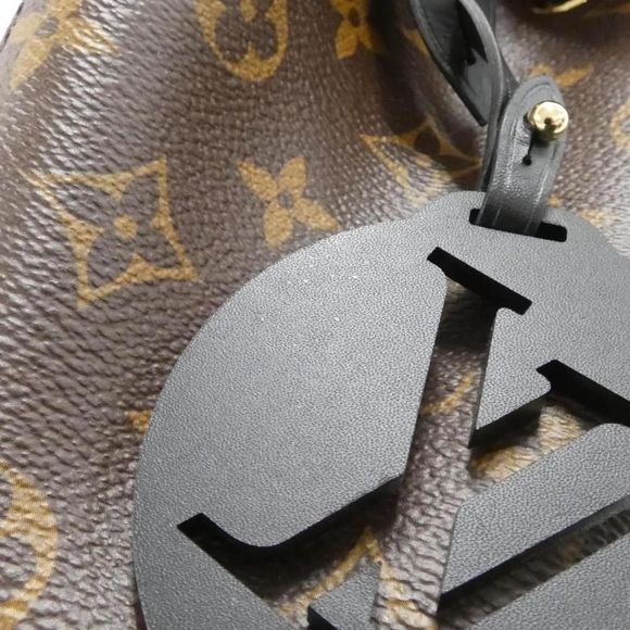 Louis Vuitton Monogram Montsouris PM Backpack - Picture 4 of 8